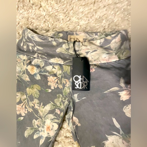 CHASER FLORAL BUTTERY SOFT LEGGINGS WITH KNEE CUTOUTS - Picture 4 of 7